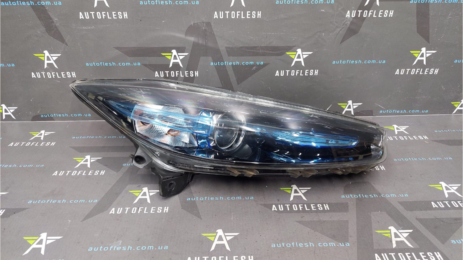 Фара передняя правая 260109891R, 1EL010912-02 Renault Zoe Рено Зои бу Фара передняя правая 260109891R, 1EL010912-02 Renault Zoe Рено Зои бу